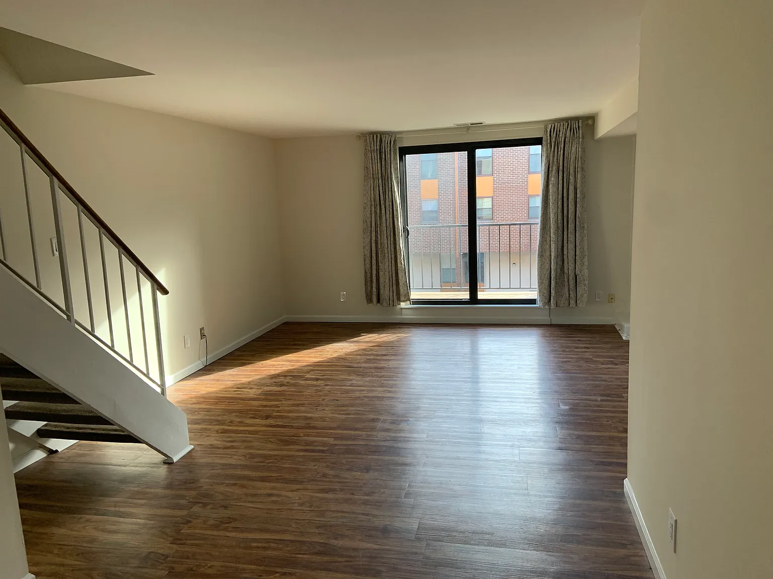 2 bed, 1.5 bath, 1314 sqft, $3,100 — Photo 2