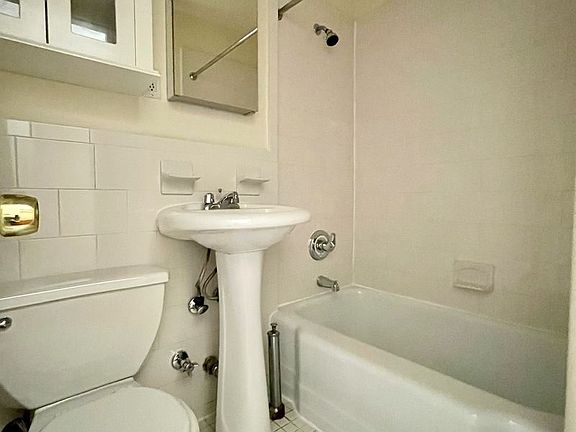 5th image of 319 W 13th St APT 2B