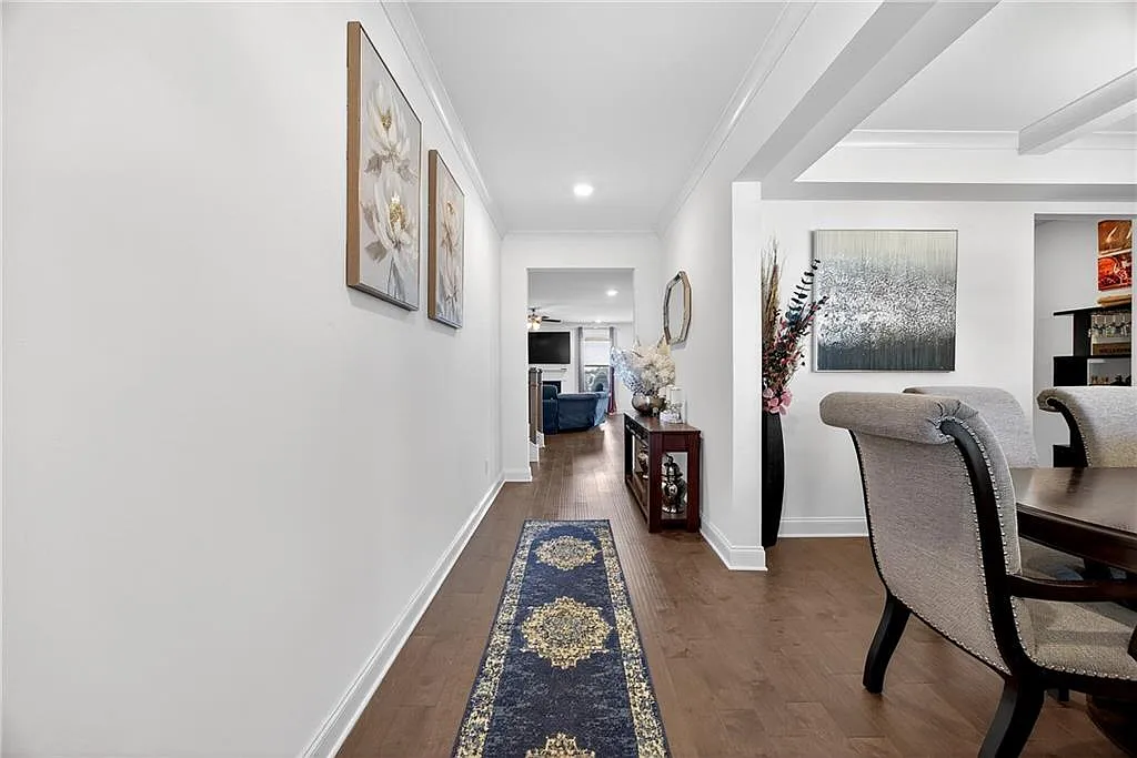 5 bed, 4.0 bath, 3197 sqft, $3,000 — Photo 3