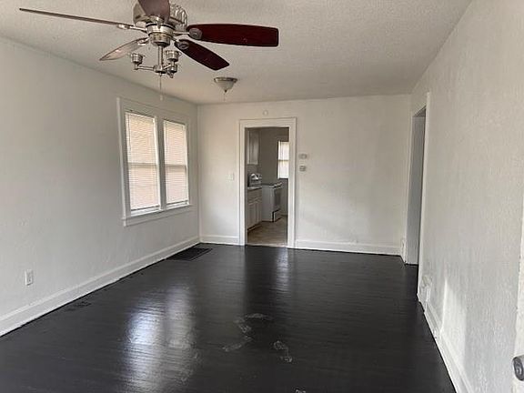 4th image of 3014 E 69th St