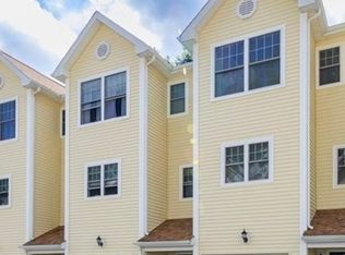 527 W Thames St UNIT 11, Norwich, CT 06360