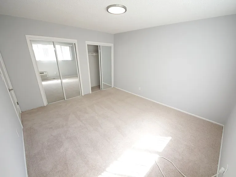 The Royalton Apartments — Photo 17