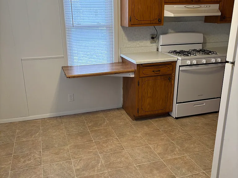 1416 Center St E — Photo 9