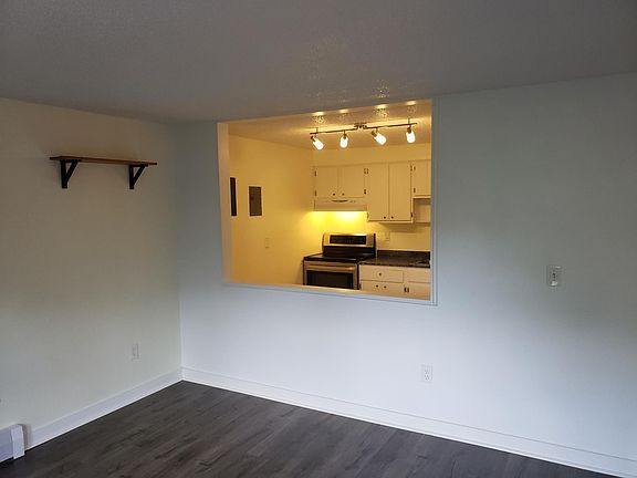 5th image of 1008 N Corona St APT 406