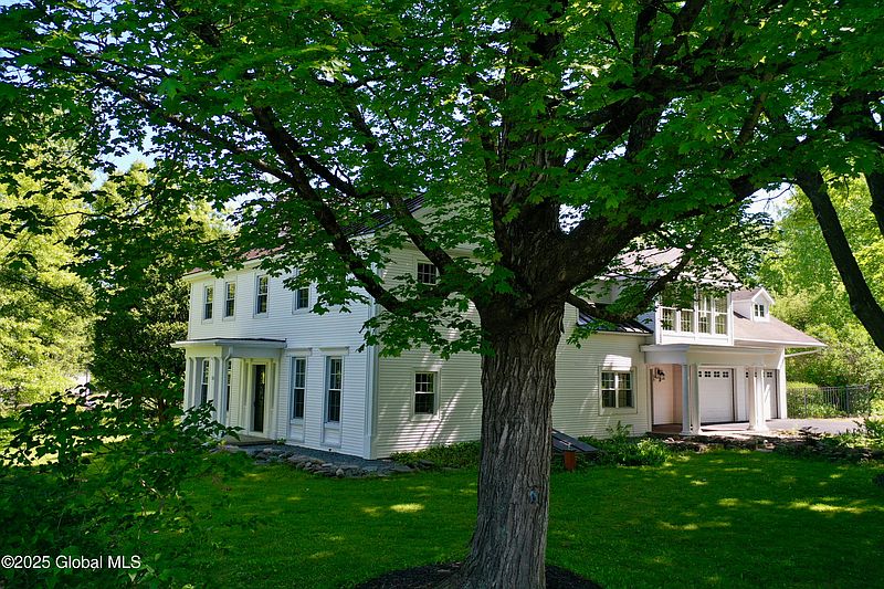 3rd image of 51 Hoffman Road