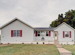 1003 Spotsylvania St, New Athens, IL 62264