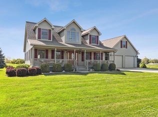 624 S 8th St, Breckenridge, MI 48615