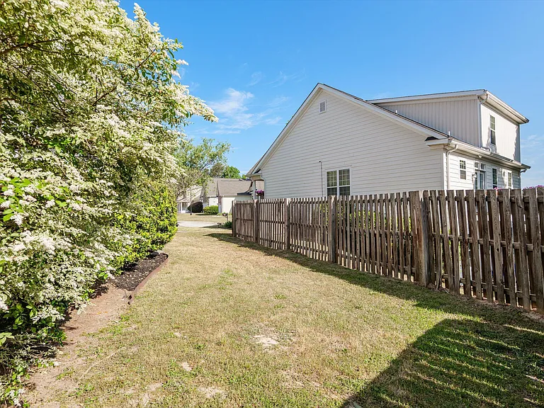 726 Bonnie Oaks Ln — Photo 42