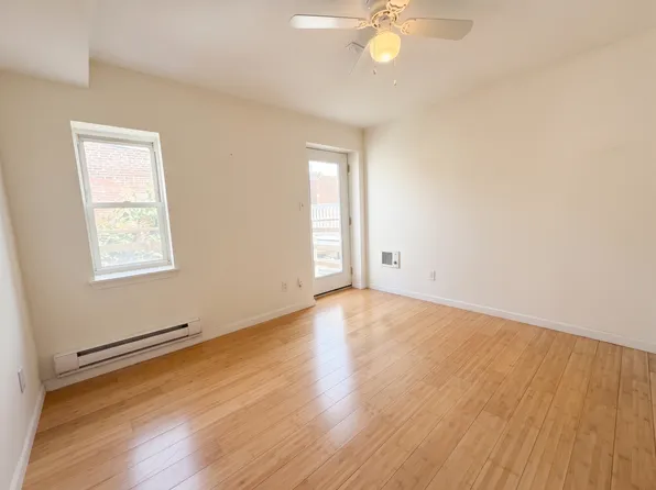 113 W Girard Ave, Philadelphia, PA