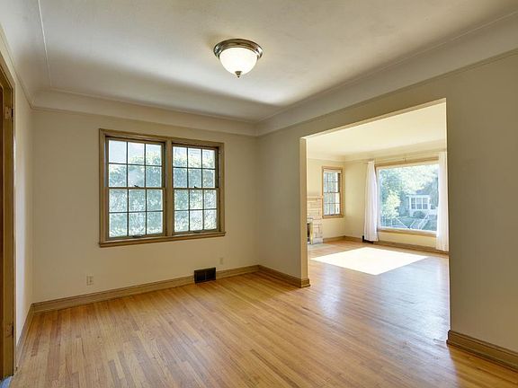4th image of 3318 Humboldt Ave N