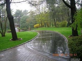 28 Tammys Ln, Muttontown, NY 11791