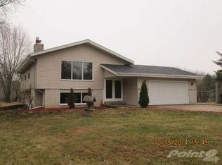 W298S10770 Shady Ln, Mukwonago, WI 53149