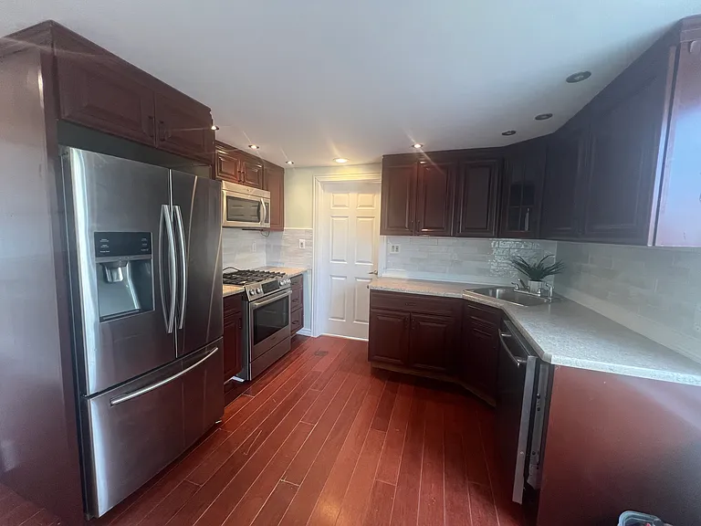 52 Essex St #1 — Photo 16
