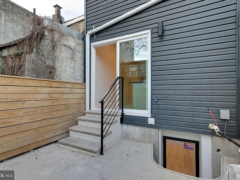 614 Hoffman St — Photo 37