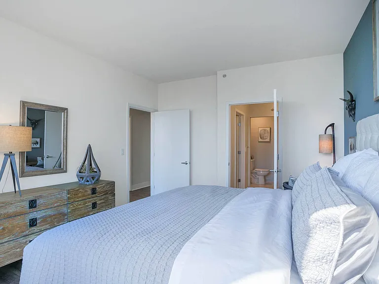 The Elle Apartments — Photo 16