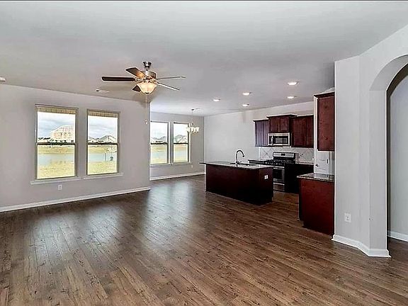 5th image of 304 Langley Dr