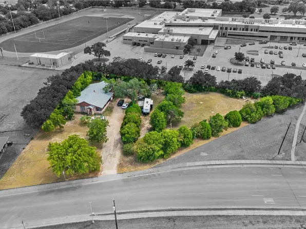 1210 W Avenue D, Belton, TX 76513