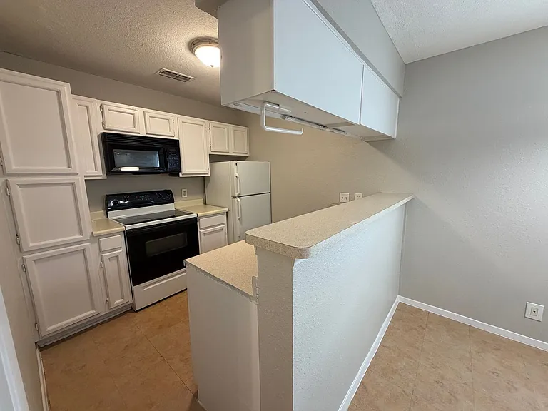 10527 Perrin Beitel Rd #C102 — Photo 4