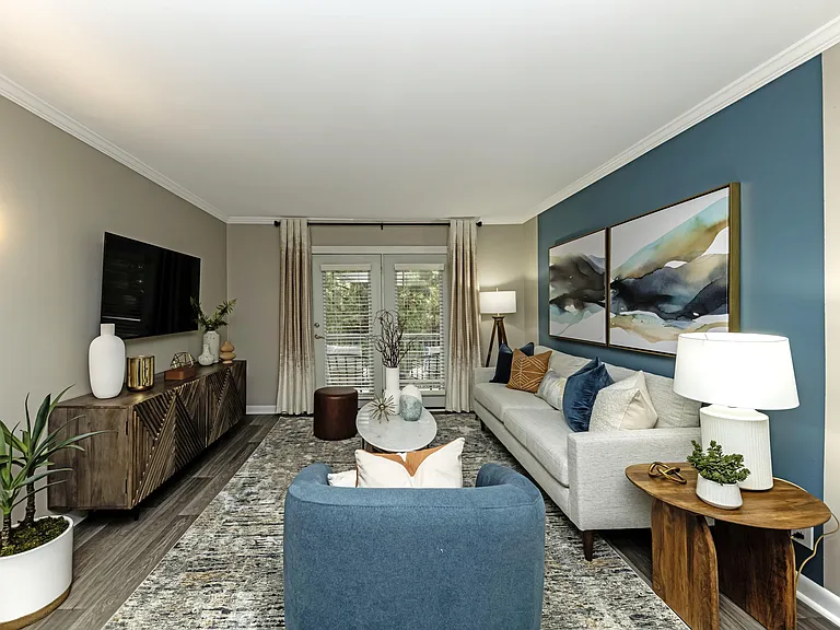 Spacious living room