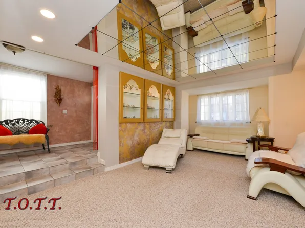 362 Mayfair Drive South image 4 of 7