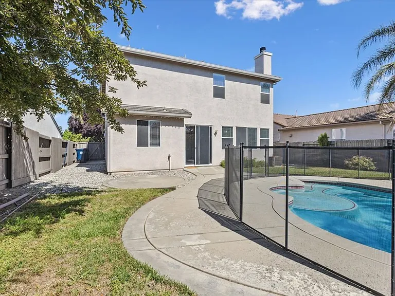 5409 Banfield Dr — Photo 27