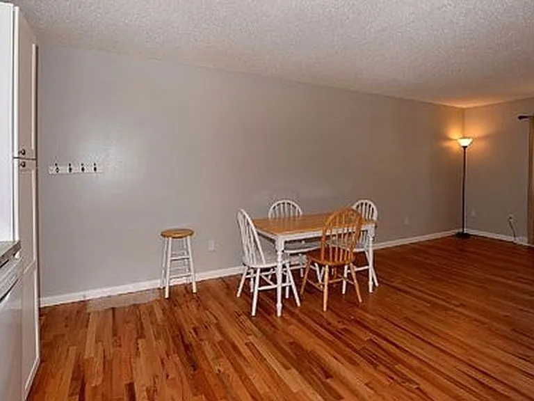 325 N Roosevelt Ave — Photo 10
