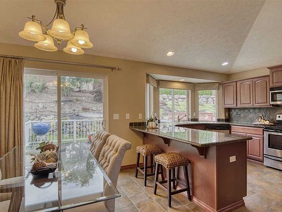 3rd image of 1038 W Highpeak Dr