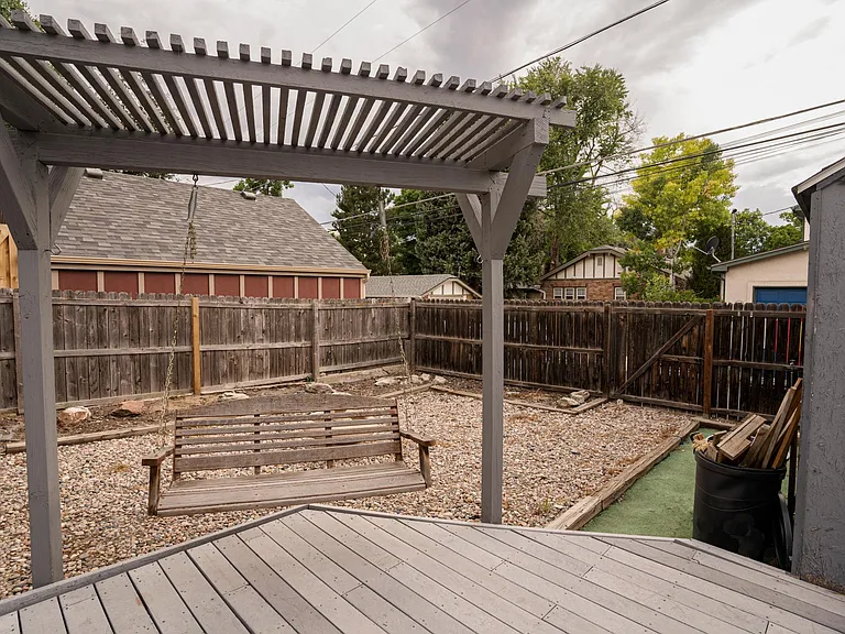 571 S Corona St — Photo 26