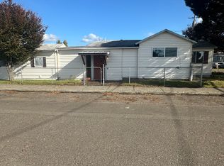 795 Laurel Ave, Reedsport, OR 97467
