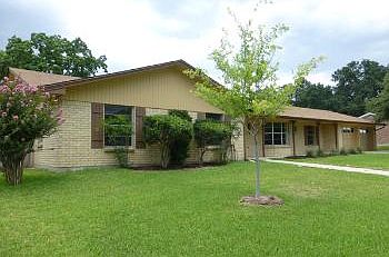 1st image of 208 Cottonwood Dr
