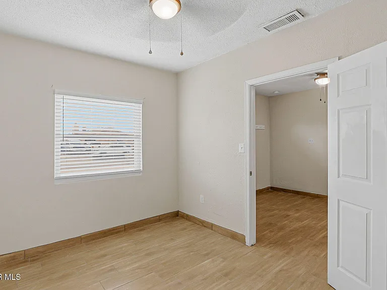 2624 Lake Victoria Dr #A — Photo 11