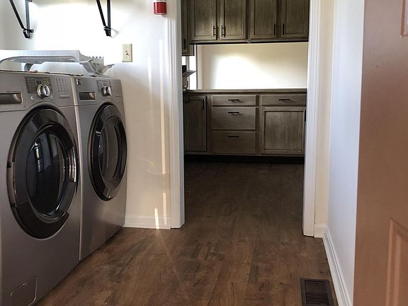 HD washer and dryer included