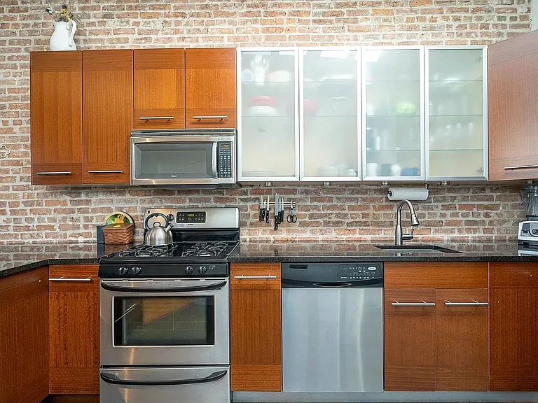 68 Park Ave #8 — Photo 5