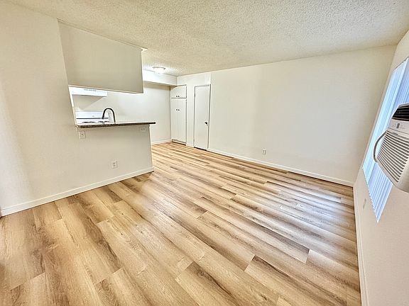 5th image of 7423 N Lankershim Blvd APT 15