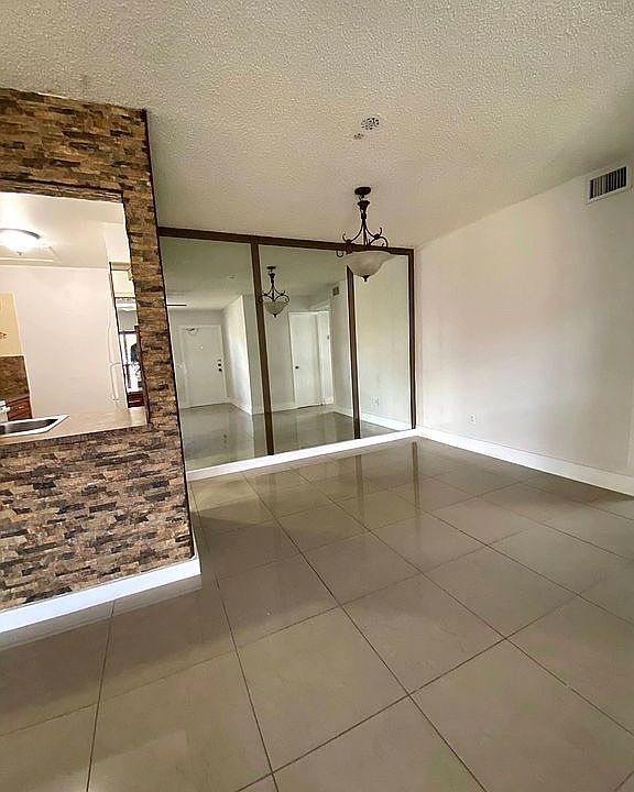 1st image of 2615 W 67th Pl APT 21-11