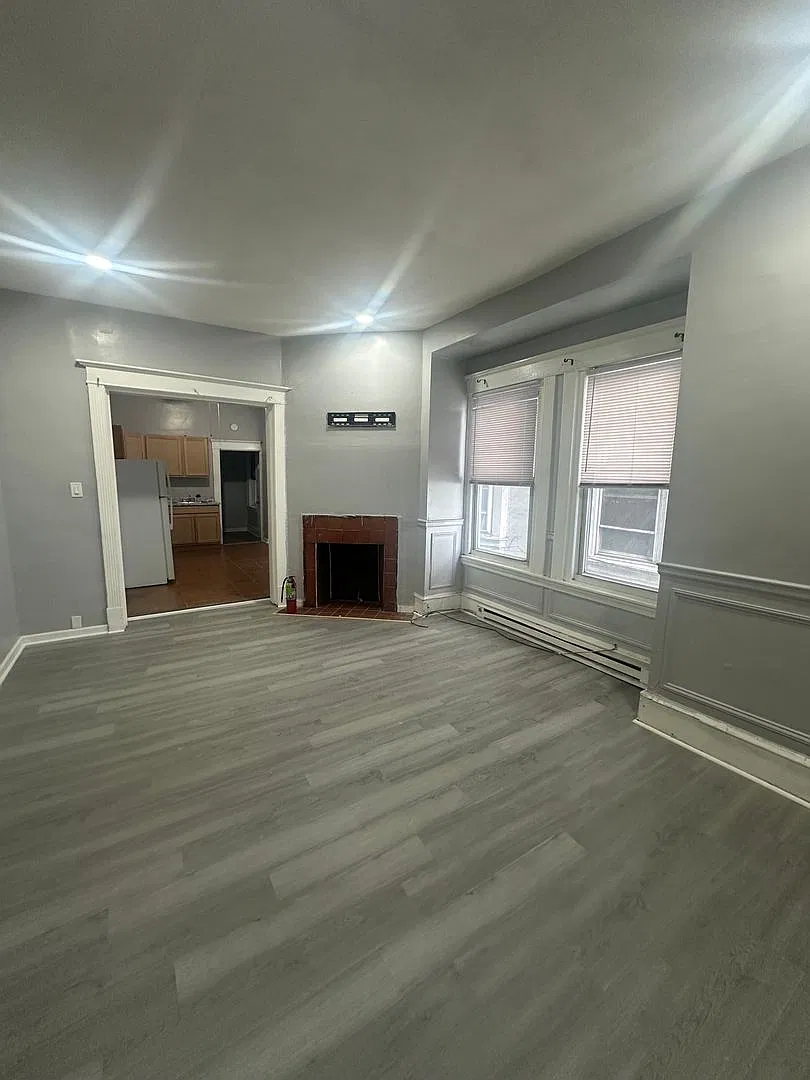 4522 North Broad Street — Photo 3