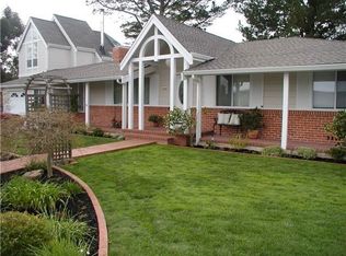 30 Broadview Ter, Orinda, CA