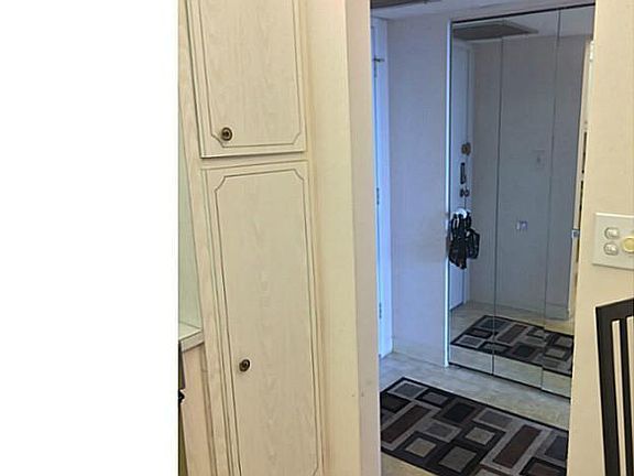2nd image of 2741 Taft St APT 402