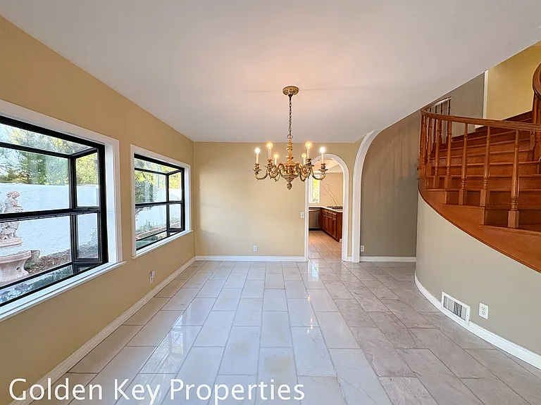 2475 Unicornio St — Photo 11