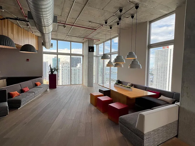 151 SE 1st St #Penthouse 7 — Photo 20