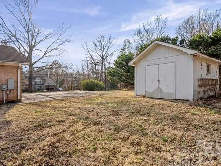 8122 Knollwood Cir — Photo 21