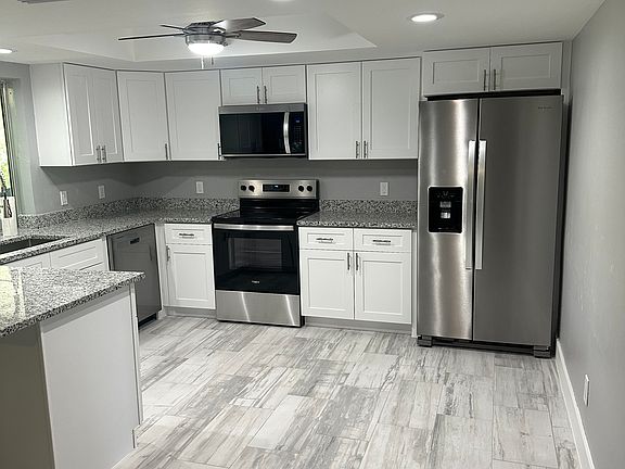 3rd image of 8042 Toledo Dr