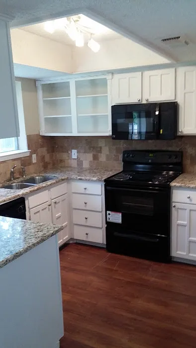 3 bed, 1587 sqft, $1,900 — Photo 4