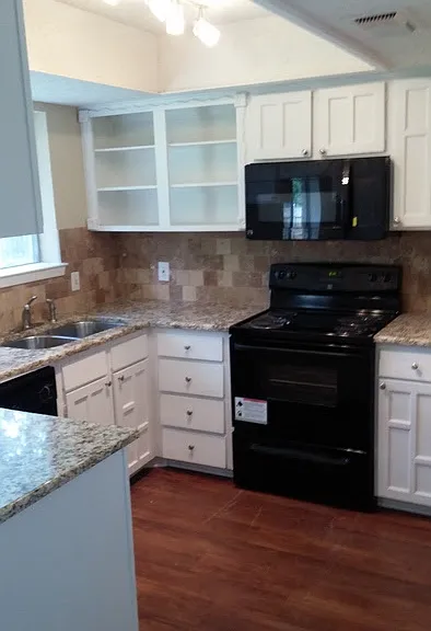 2305 Vassar Ct — Photo 7