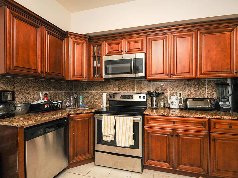 921 Ridge Ave #3D — Photo 14