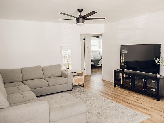 4th image of 2021-2023 S Ventura Avenue