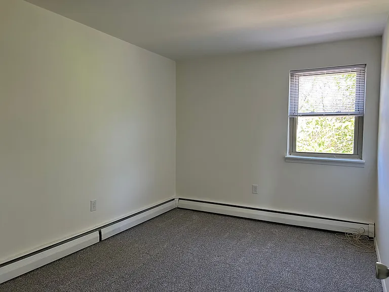 Parkside Manor Apartments — Photo 49