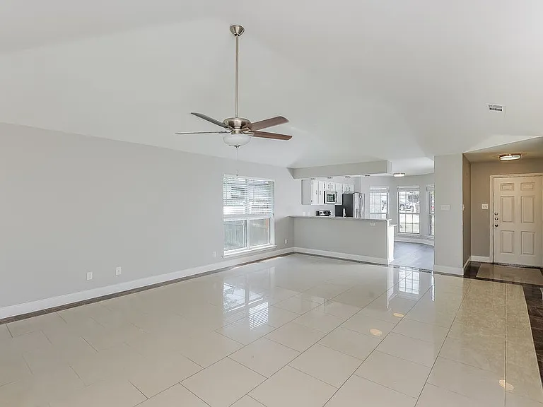 9105 Cranwell Ct — Photo 5