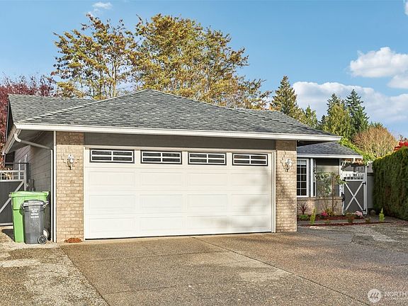 2nd image of 8219 48th Drive NE