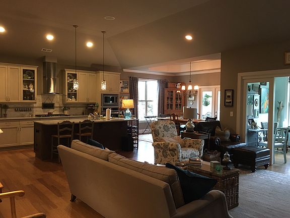 4th image of 504 Sericea Ct